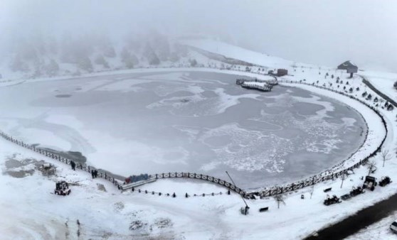 Erzincan’da Kartpostallık Manzaralar: Şelaleler Buz Tuttu