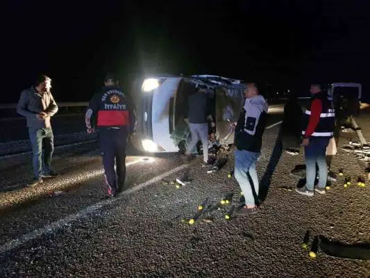 Van’da Minibüs Takla Attı: 3 Yaralı