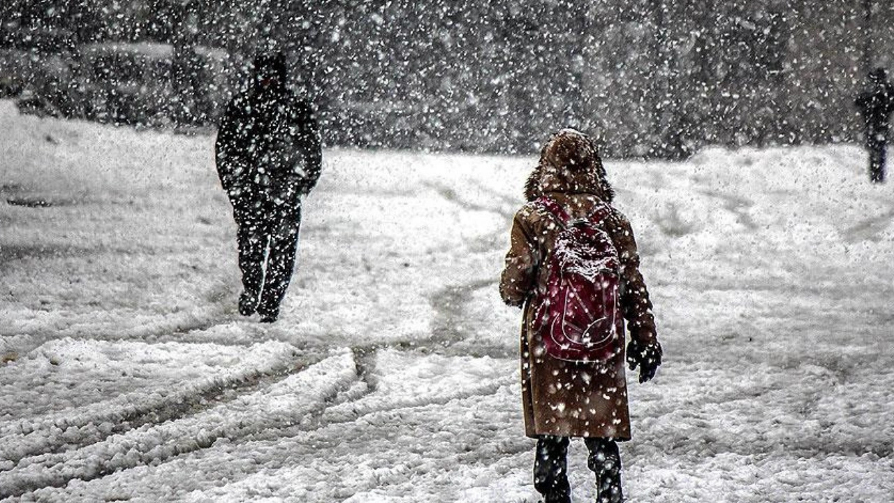 Yoğun Kar Yağışı Eğitimi Vurdu: 19 İlde Okullara 1 Gün Ara Verildi