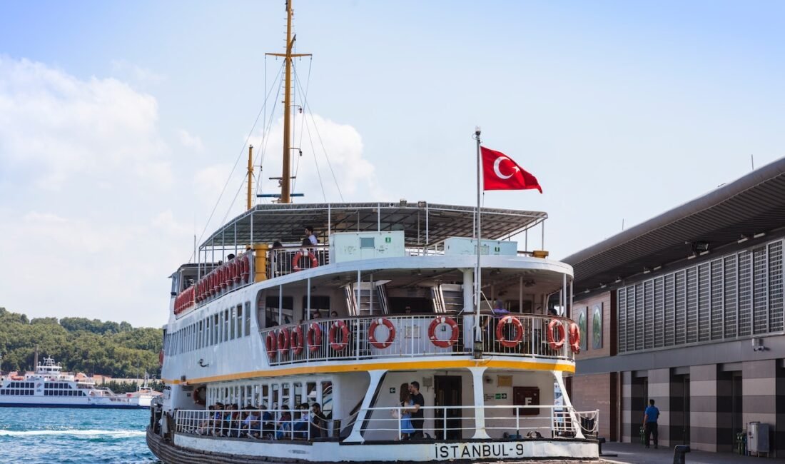 İstanbul’da güzel bir hava ve feribot keyfi Ünlü dizi oyuncusu, sosyal medyada yarattığı etkileyici paylaşımıyla büyük bir