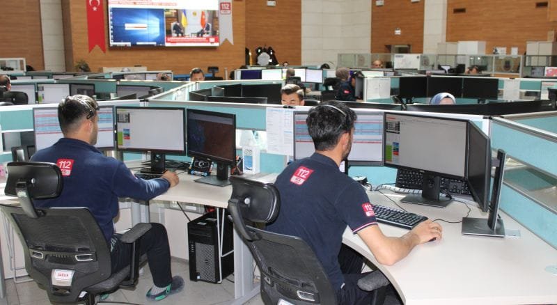 112 Acil Çağrı Merkezi’ni gereksiz yere meşgul edenler ağır ceza 112 Acil Çağrı Merkezi’ni gereksiz yere meşgul edenler ağır ceza.