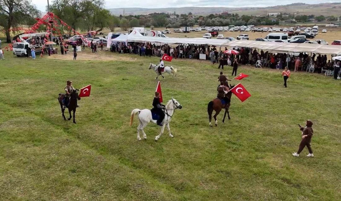 Kırıkkale’de düzenlenen "Aileler Tanışıyor Şenliği ve Yörük Türkmen Şöleni", mehter