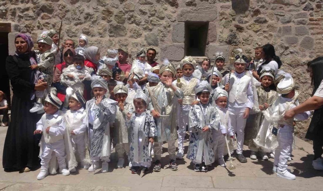 Çankırı'da 529 yıllık geleneksel vakıf ile düzenlenen toplu sünnet şölenini
