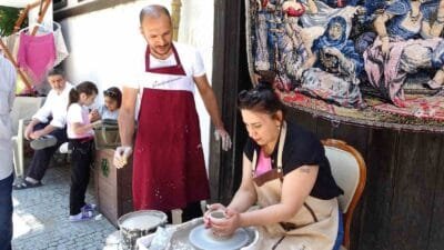 Kütahya’nın tarihi yerlerinden 230 yıllık geçmişe sahip Germiyan Sokağı, çini