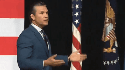 1 Ekim 2025’te Elon Musk, ABD Savunma Bakanı Pete Hegseth’in