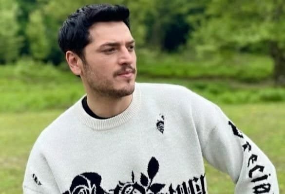 Ömer Faruk Aran Ömer Faruk Aran: Yetenek ve Bilgeliğin Yeni Yüzü *Tuğçe Binarİstanbul