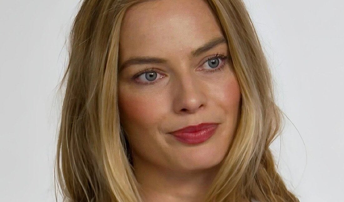 Margot Robbie- Hollywood’un “Altın Kraliçesi” Margot Robbie- Hollywood’un "Altın Kraliçesi". Avustralya’nın altın kumsallarından çıkıp Wall