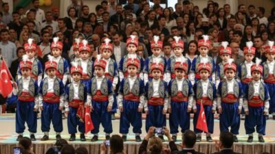 1582'de Sultan III. Murad'ın oğlu için yapılan 52 günlük şölen,
