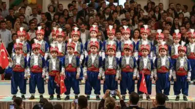 1582'de Sultan III. Murad'ın oğlu için yapılan 52 günlük şölen,