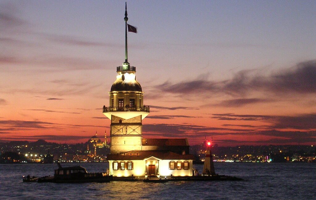 İstanbul Rehberi: İstanbul’u Gezmek, Görmek, ve Tanımak İsteyenlerin Dijital Rehberi..
