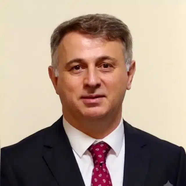 Ural Yeşil yazar fotoğrafı