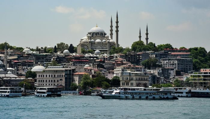 Üsküdar, İstanbul’un tarih kokan ilçelerinden biri olarak, Osmanlı’dan günümüze uzanan
