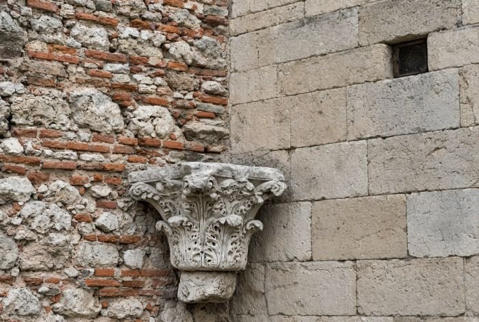 Aynı temelde buluşan Roma, Bizans ve Osmanlı Medeniyeti 6 Aynı Temel-Devşirme Taş - Mimari Füzyon